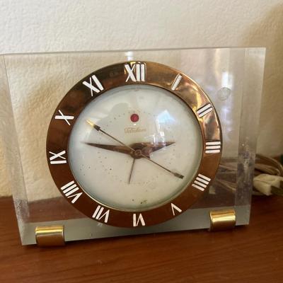 2 Clocks / Parts or repair