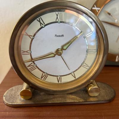 2 Clocks / Parts or repair