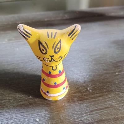 8pc traditional animal pottery