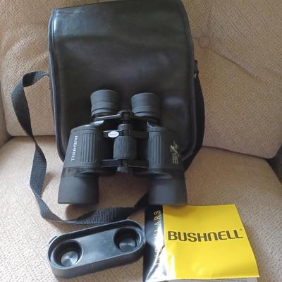 bushnell binoculars w/case