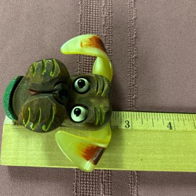 Wooden brooch lot - Martha Sleeper Style Bakelite Wood Scottie Brooch - 30+ pieces all seen