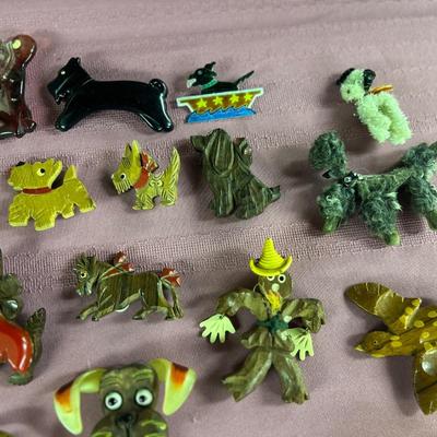 Wooden brooch lot - Martha Sleeper Style Bakelite Wood Scottie Brooch - 30+ pieces all seen