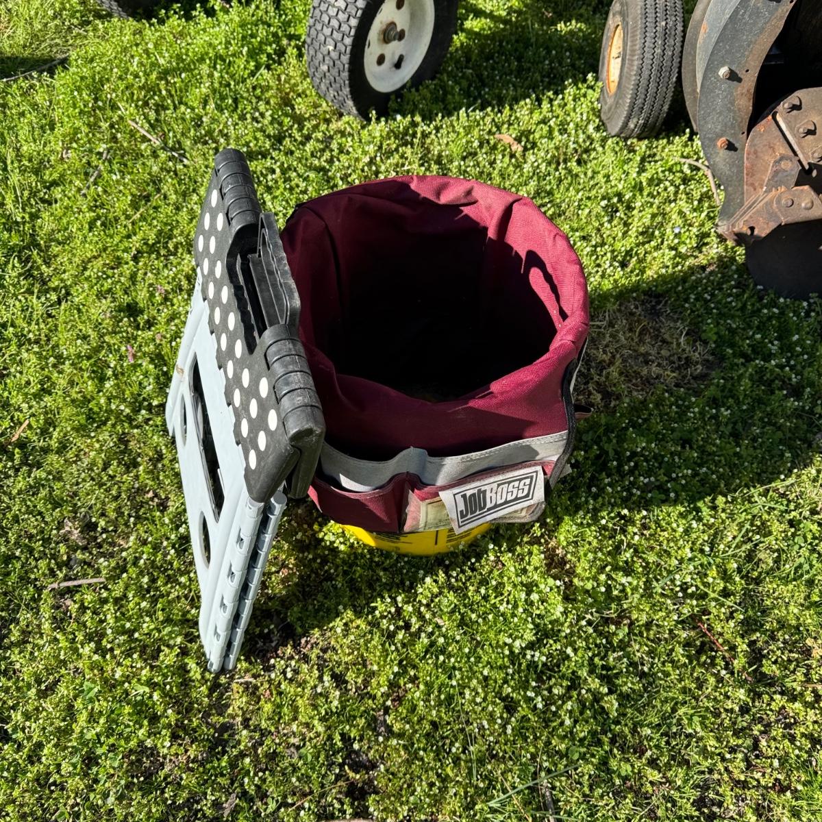 O1522 Step Stool and Hobby Bucket | EstateSales.org