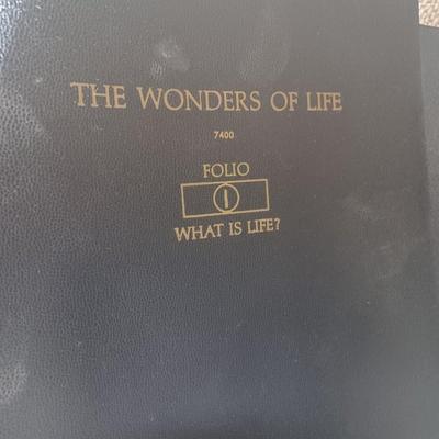 macro viewer with book set