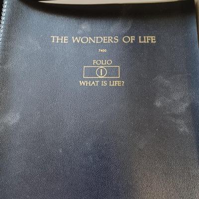 macro viewer with book set