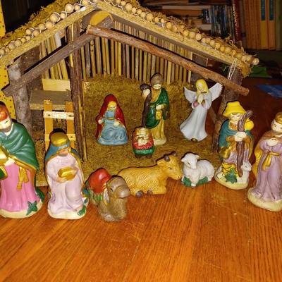 holly tree nativity w/box