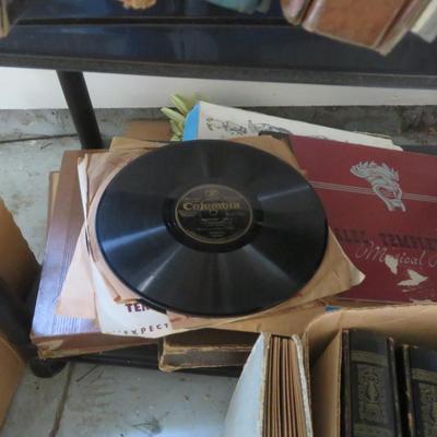 Brunswick RCA VICTROLA MODEL 45-J-2 - 1923