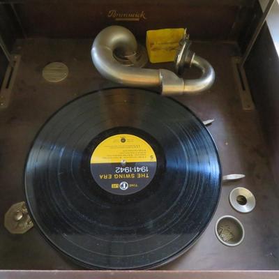 Brunswick RCA VICTROLA MODEL 45-J-2 - 1923