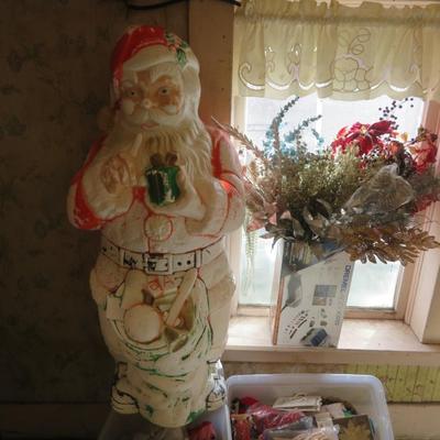 Christmas Ornaments and Decor - Estate Fresh Lot - All seen in photos.