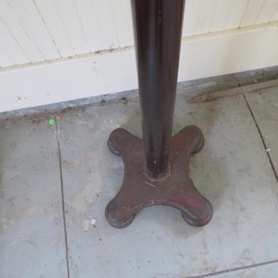 Wooden cast each - brown