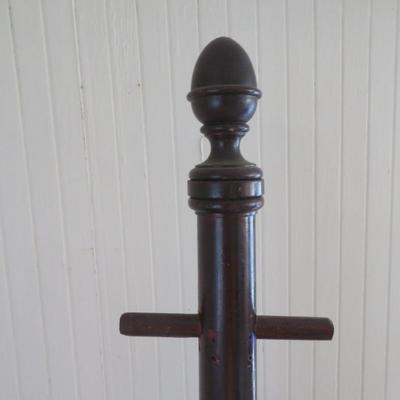 Wooden cast each - brown