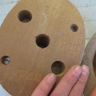VINTAGE Turned WOOD MILLINERY HAT FORM BLOCK MOLD