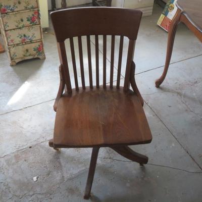 ANTIQUE Johnson Chair Co Swivel Desk Bankers Lawyers Cast Iron Oak Wood Gunlocke