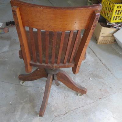 ANTIQUE Johnson Chair Co Swivel Desk Bankers Lawyers Cast Iron Oak Wood Gunlocke