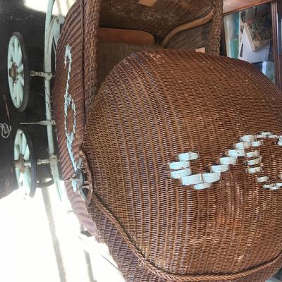 Children's Wicker Doll's Pram Stroller Kid'd Carriage, circa 1940