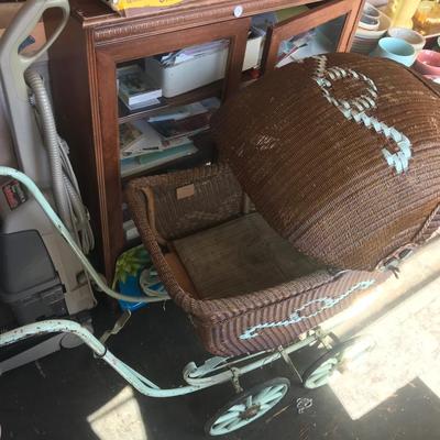 Children's Wicker Doll's Pram Stroller Kid'd Carriage, circa 1940