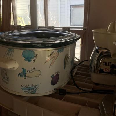 Small kitchen Apliance lot all seen on shelves and table
