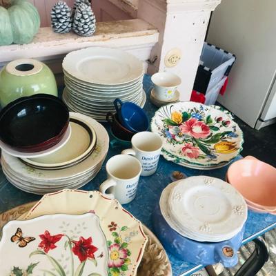 vintage dishwater estate lot / table lot