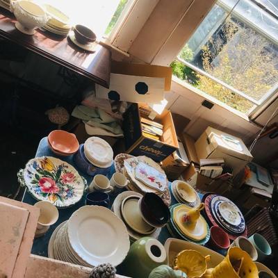 vintage dishwater estate lot / table lot