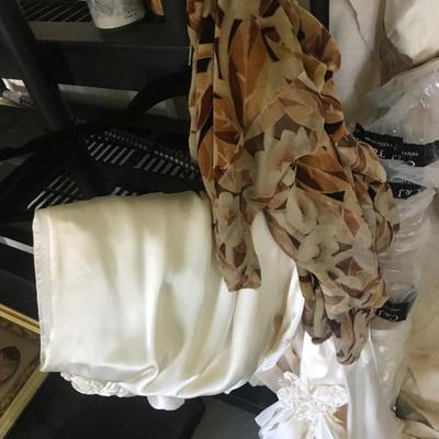 Linen - Fabric - Daylee Lot - all seen in photos.