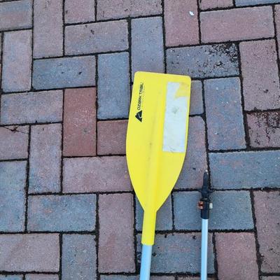 Single oar and walking stick