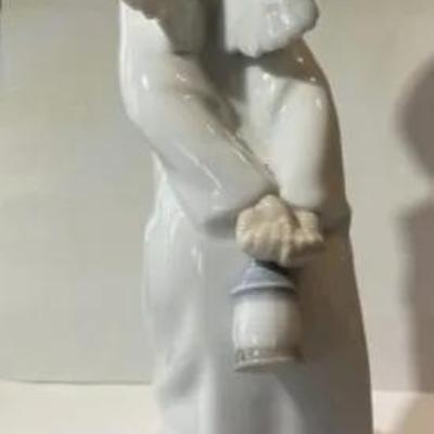 Lladro Curious Angel with Lantern Behind Back 9.5