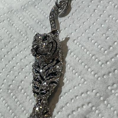 Vintage Silver-tone Crystal/Rhinestone Siberian Tiger Fashion Pendant on a 18-20" Rhodium Plated Chain in VG Preowned Condition as...