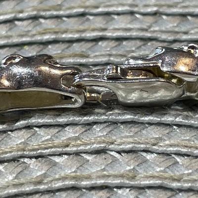 Vintage Sterling Silver 7" Long 1/4" Wide Panther/Animal Head Bracelet in VG Preowned Condition as Pictured.