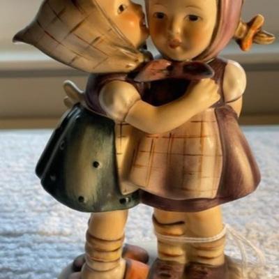 HUMMEL Figurine #196/0 TMK-4 TELLING HER SECRET 5.25" Tall in Good Preowned Condition as Pictured.