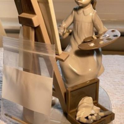Lladro #5363 PAINTER WITH ORIGINAL BRUSH Figurine 6" Tall in VG Preowned Condition. No Original Box.