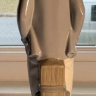 Lladro #4621 SHIP CAPTAIN Figurine 15" Tall in VG Preowned Condition. No Original Box.