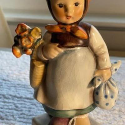 HUMMEL Figurine #204 TMK-4 WERRY WANDERER 6" Tall in Good Preowned Condition as Pictured.