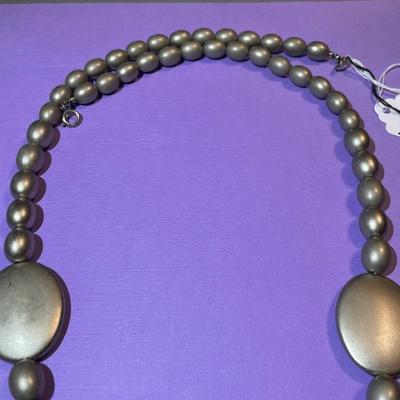 Vintage MEDICI Resin/Lucite 30" Fashion Necklace in New w/Tag Condition.