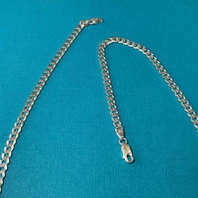Vintage 30" Sterling Silver Solid Link Necklace 19.4 Grams in VG Preowned Condition.