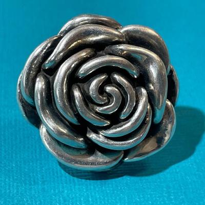 Vintage Large Sterling Silver Fashion Flower Ring Size 7-1/2 & Flower Top 1-1/4" Diameter in Good/Preowned Condition as Pic'd.