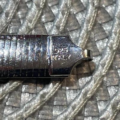 Vintage Sterling Silver 7.5" Long 5/16" Wide Herringbone Style Bracelet in Good Preowned Condition as Pictured.