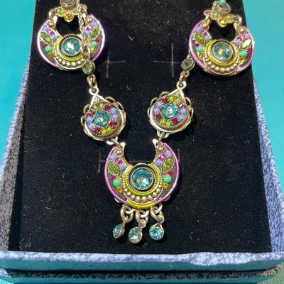 FIREFLY Dainty Swarovski Crystal Necklace & Earrings Set w/Adjustable Necklace in VG Preowned Condition.