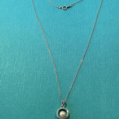 Vintage Carolyn Pollack Dainty Sterling Silver 18" Crystal/Pearl Pendant w/Necklace in VG Preowned Condition.