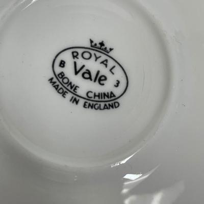 Royal Vale teacup & saucer