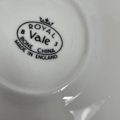 Royal Vale teacup & saucer