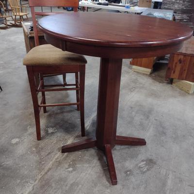 Bistro Height Table with Two Bar Stools