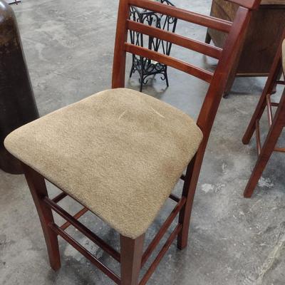 Bistro Height Table with Two Bar Stools