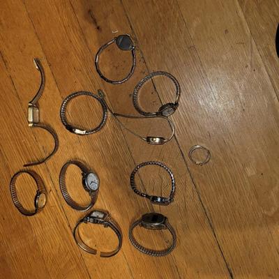 Lot of 10 vintage Ladies watches