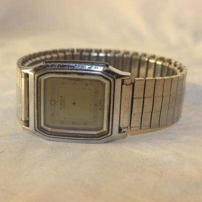 Lot of 4 vintage watches and bands