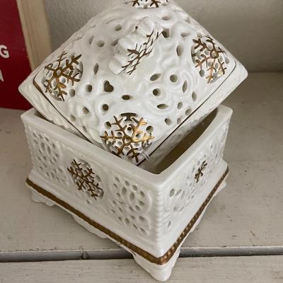 Farmhouse Mercantile Porcelain and Sign Christmas Lot