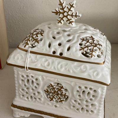 Farmhouse Mercantile Porcelain and Sign Christmas Lot