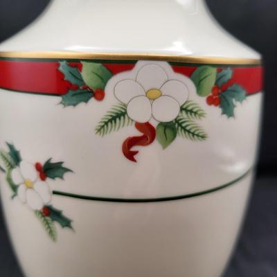 Pfaltzgraff 'Yuletide' Bone China Vase USA