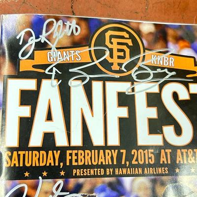 Autographed San Francisco Giants Fanfest Magazine 2015 Buster Posey on cover