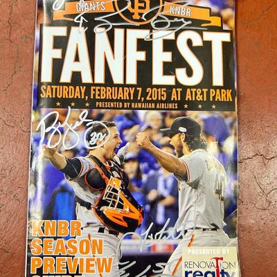 Autographed San Francisco Giants Fanfest Magazine 2015 Buster Posey on cover