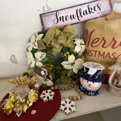 Farmhouse Mercantile Assorted Christmas Decor lot
